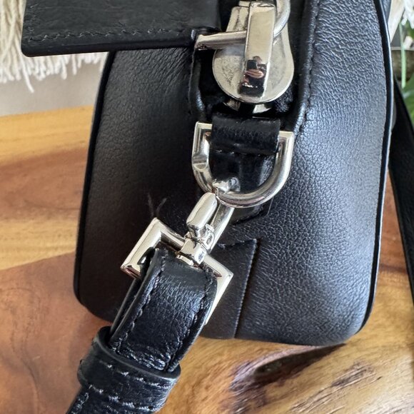 Givenchy Antigona Mini Top Handle Bag In Black Grained Leather Silver Hardware - Picture 14 of 17